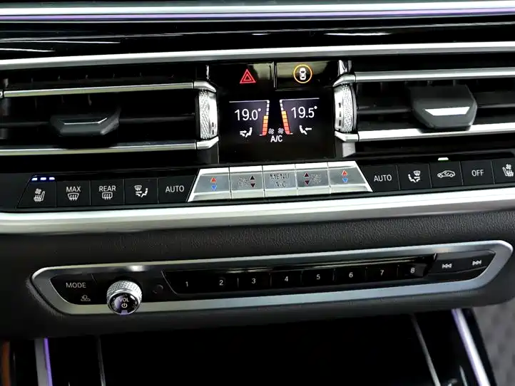 BMW X7 2019 xDrive40i Executive M Sport Package фото 15