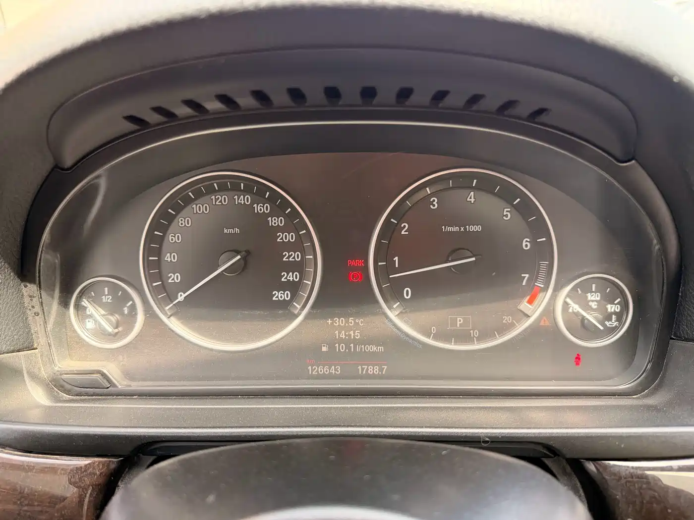BMW 5 Series 2011 523Li Luxury фото 15