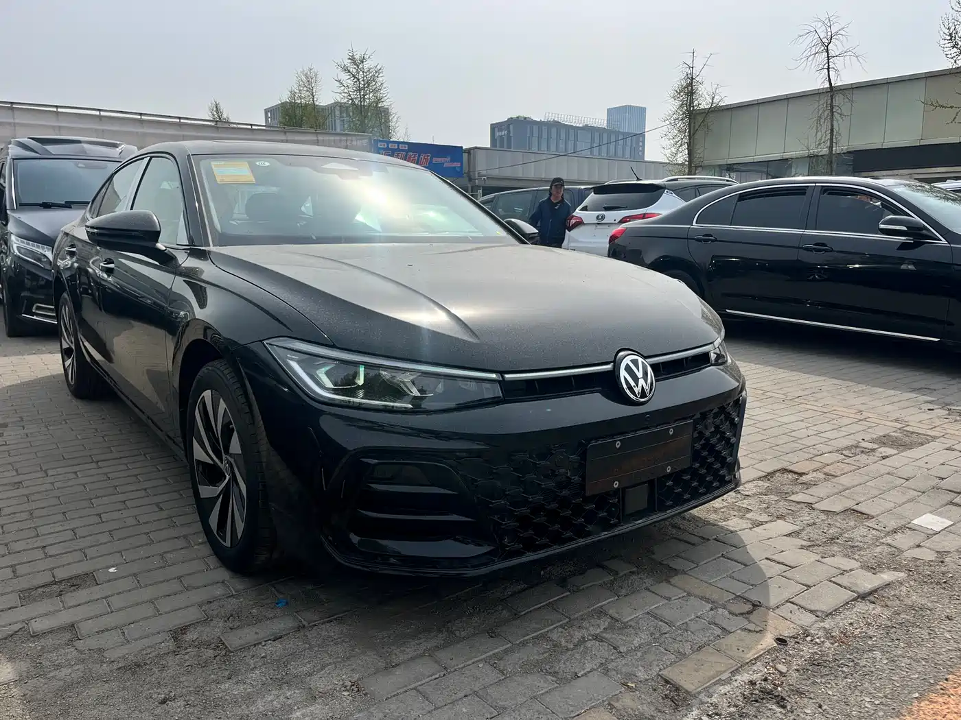 Volkswagen Passat 2026 Pro 380TSI Starlight Dragon Glory Edition фото 2