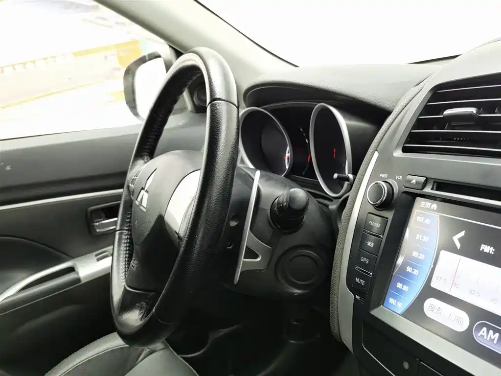 Mitsubishi ASX 2013 2.0L CVT 2WD Luxury фото 22