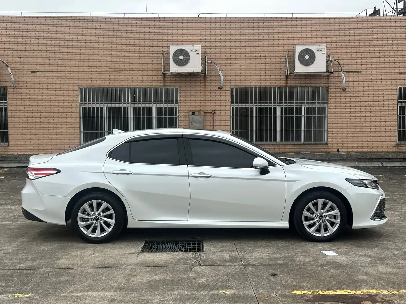 Toyota Camry 2021 2.0G Luxury Edition фото 4