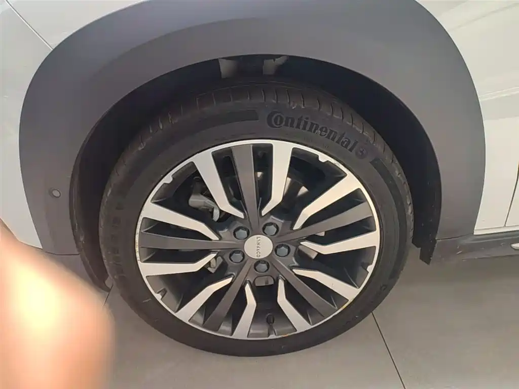 Lynk & Co 02 2018 2.0T DCT AWD Pro Edition China V фото 23