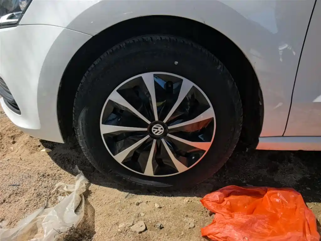 Volkswagen Polo 2016 1.4L Manual Trend фото 23