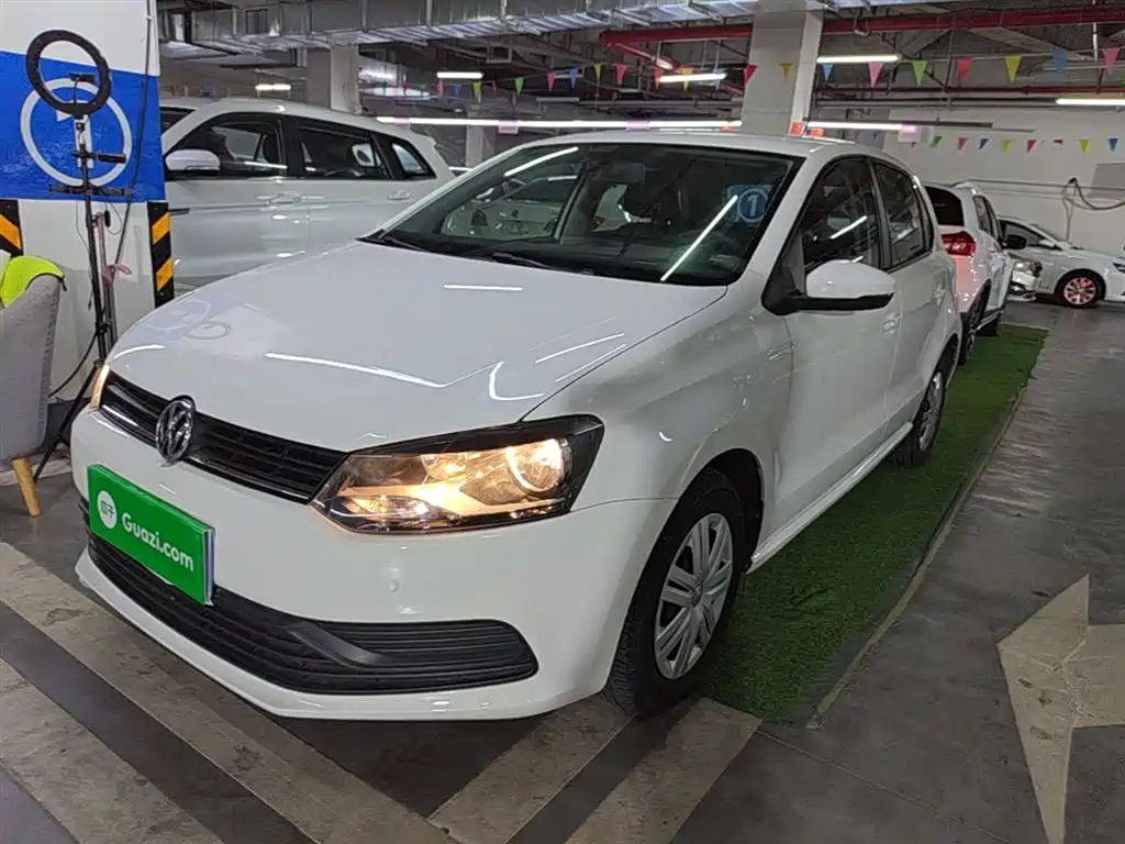 Volkswagen Polo 2016 1.4L Automatic Trend фото 2