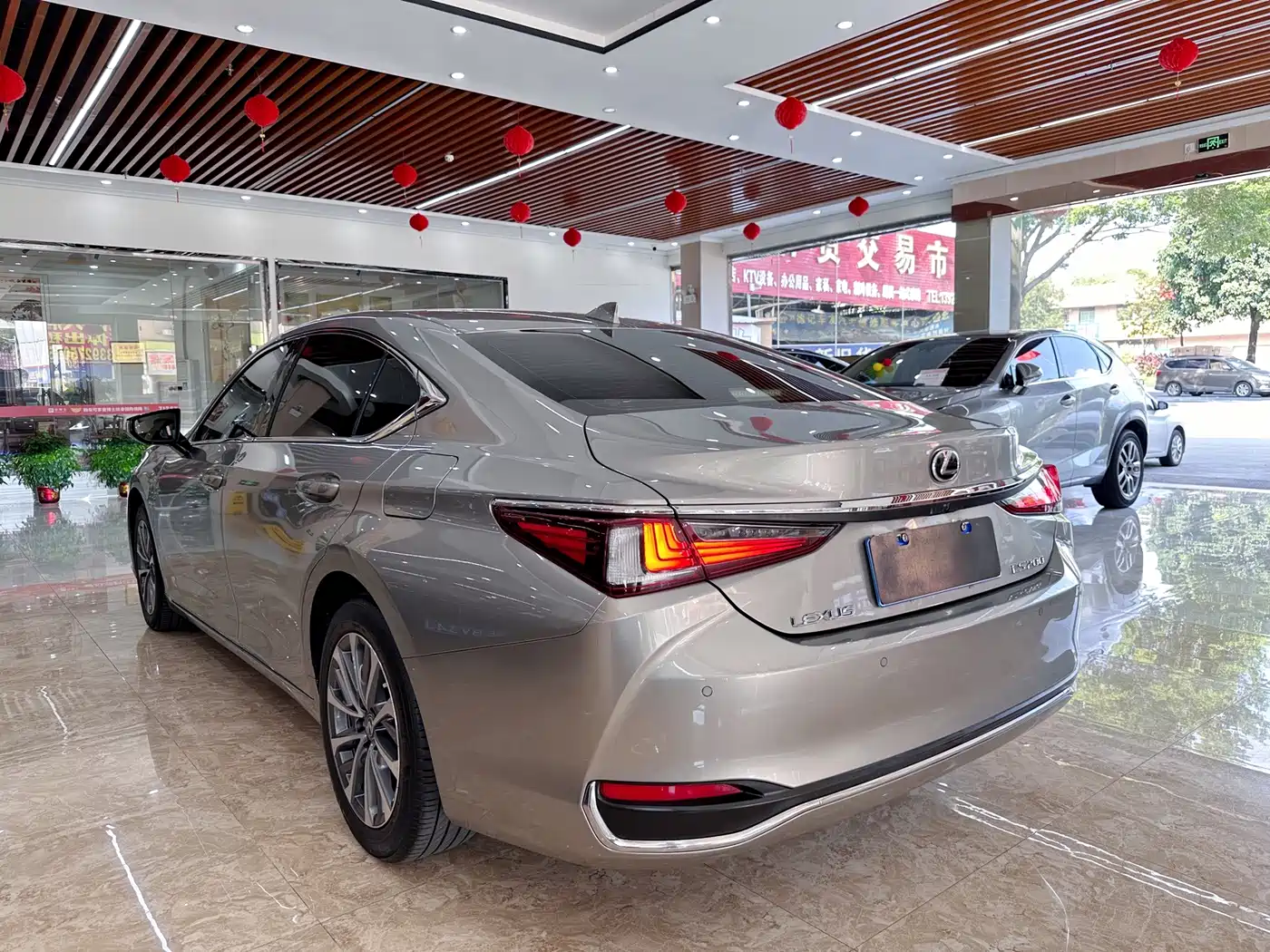 صورة 6 - Lexus ES