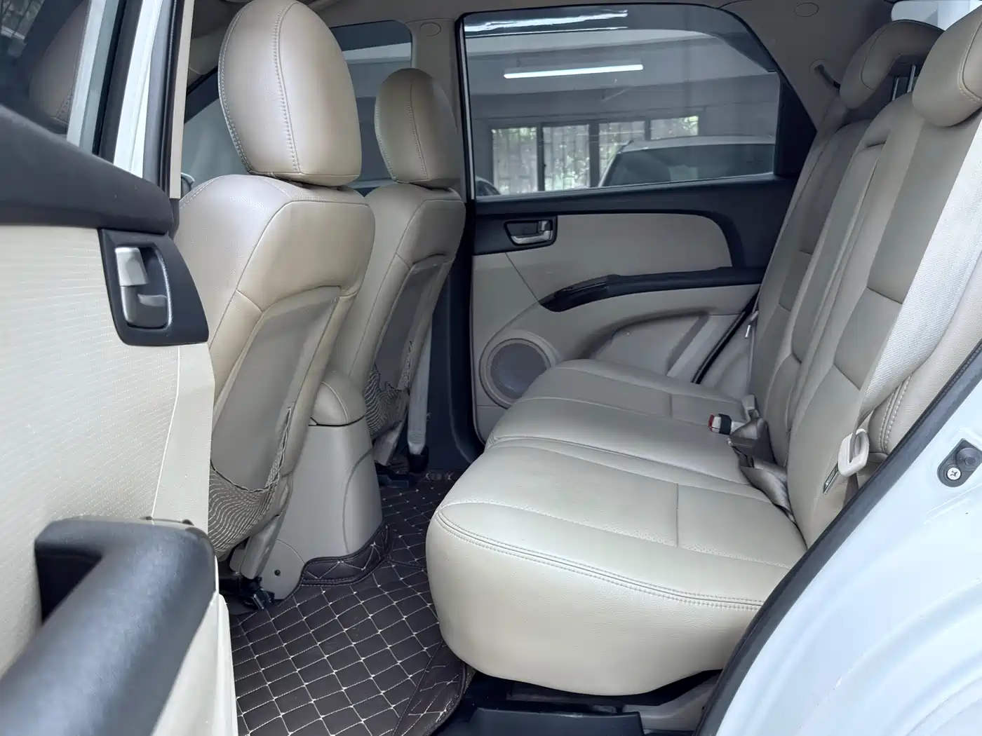 Kia Sportage 2012 2.0L Automatic 2WD GL фото 4