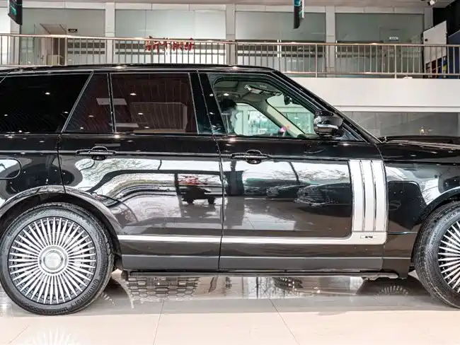 Land Rover Range Rover 2019 3.0 SCV6 Heritage Edition фото 4