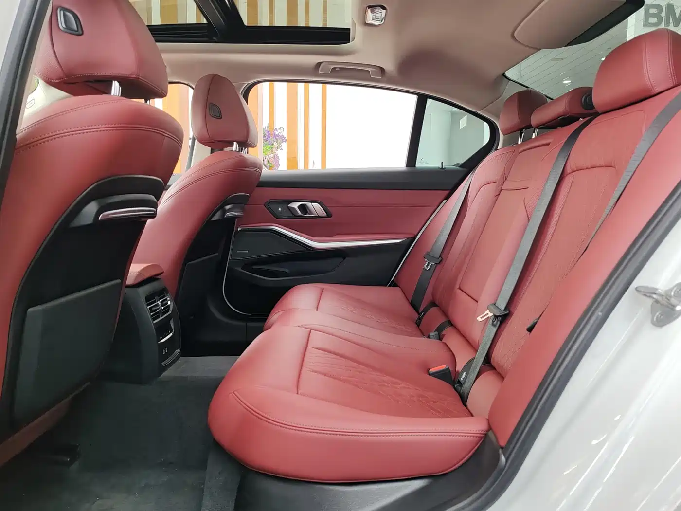 BMW 3 Series 2022 325Li M Sport Shadow Edition фото 9