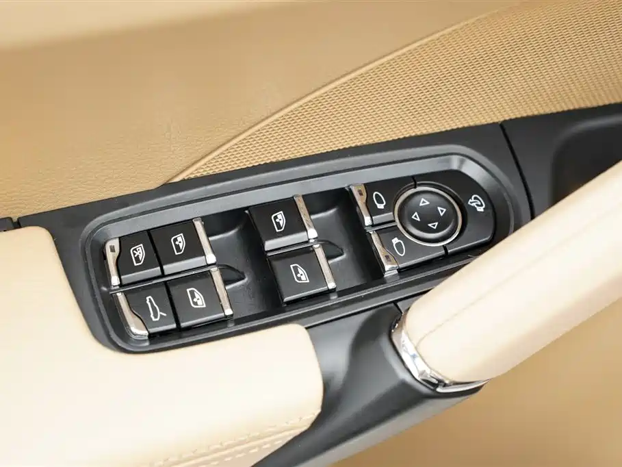 Porsche Cayenne 2014 Cayenne Platinum Edition 3.0T фото 9