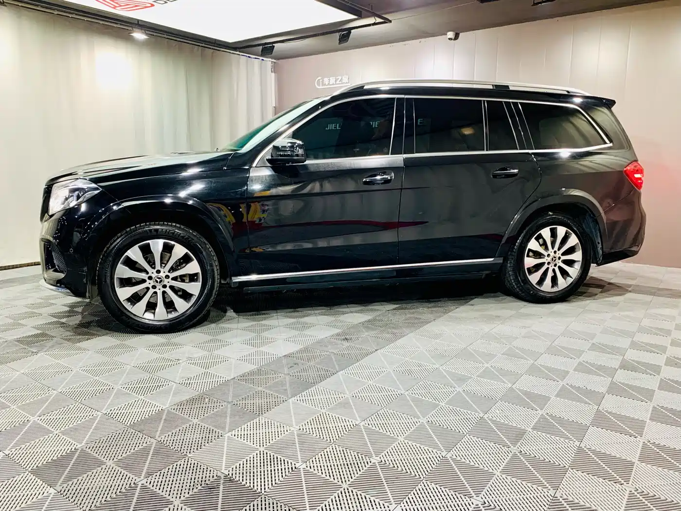 Mercedes-Benz GLS 2018 GLS 400 4MATIC Luxury фото 4
