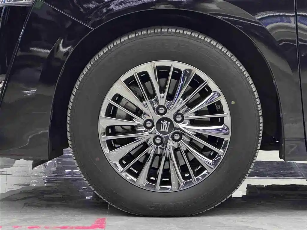 Toyota Vellfire 2021 Crown Hybrid 2.5L HV Premium Edition фото 4