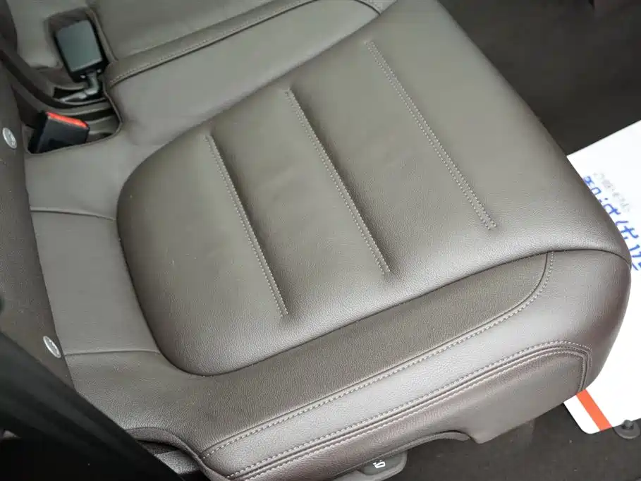 Volkswagen Touareg 2011 3.0TSI Luxury фото 28