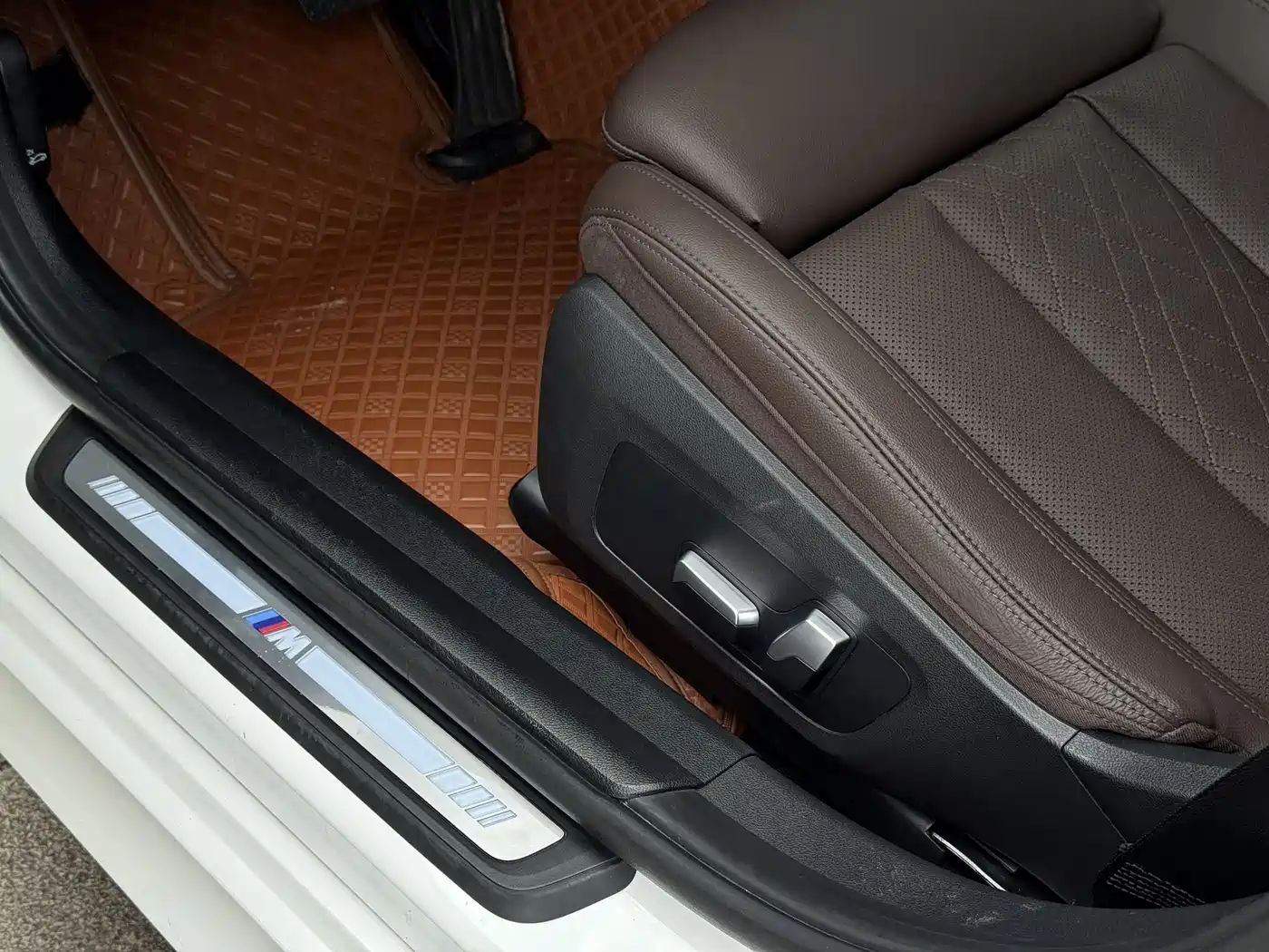 BMW 3 Series 2022 325Li M Sport Shadow Edition фото 25
