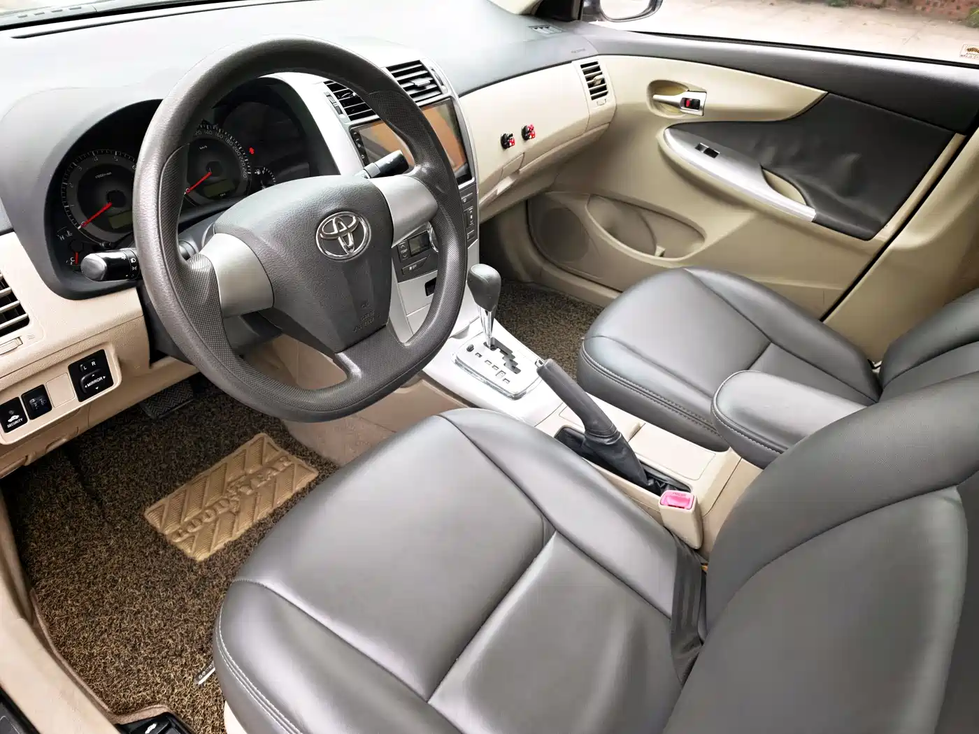 Toyota Corolla 2011 1.8L CVT GL-i фото 9