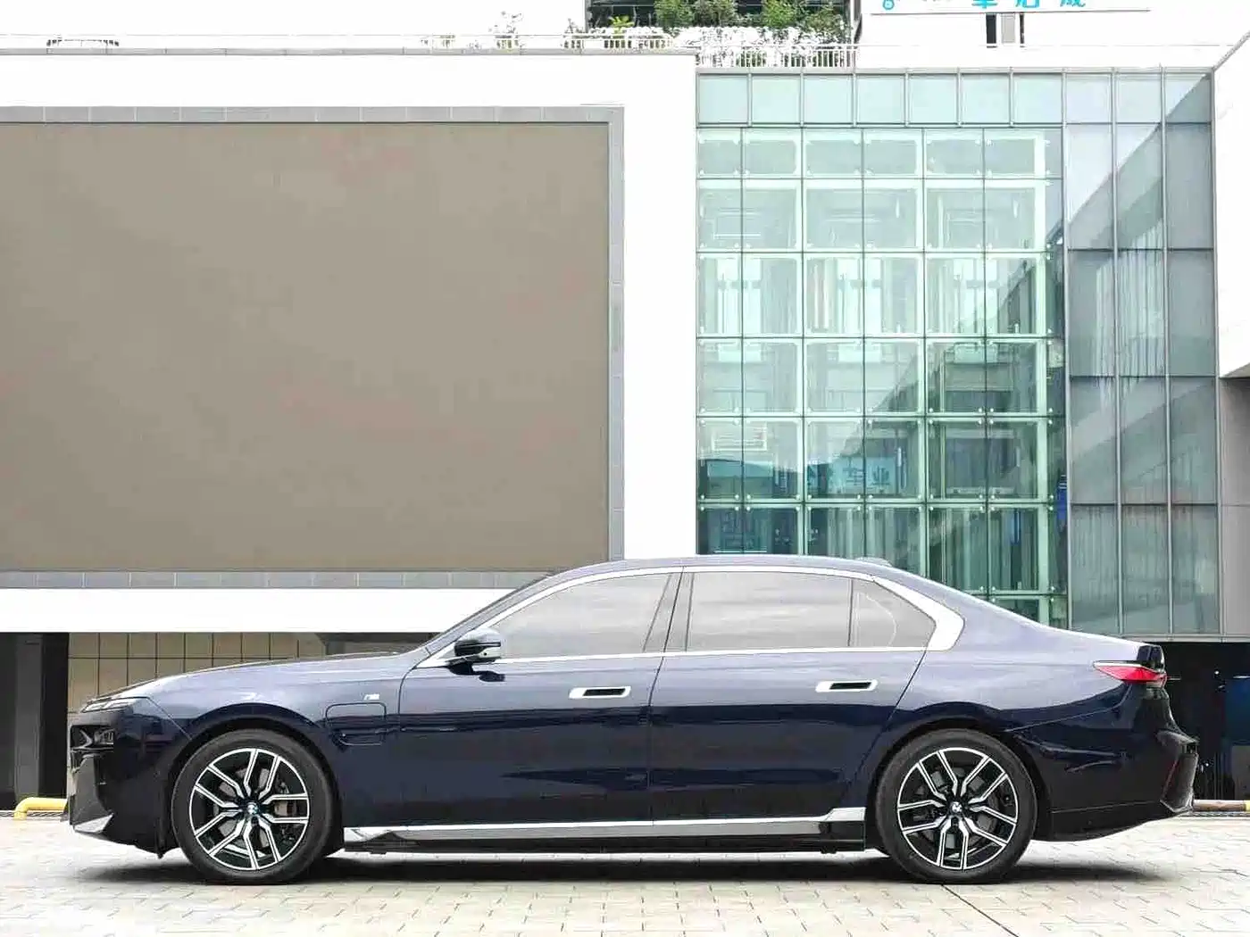 BMW i7 2023 2023 eDrive50L Leading M Sport Package
