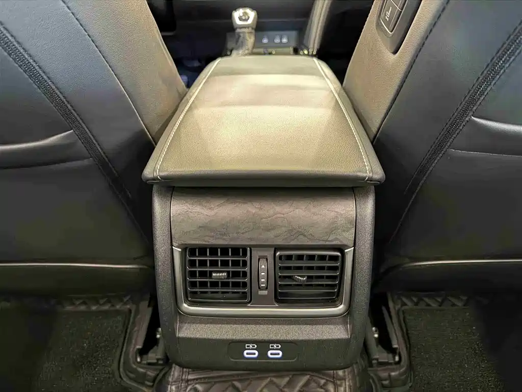 Toyota Camry 2024 Hybrid 2.0HGVP Luxury Edition фото 28