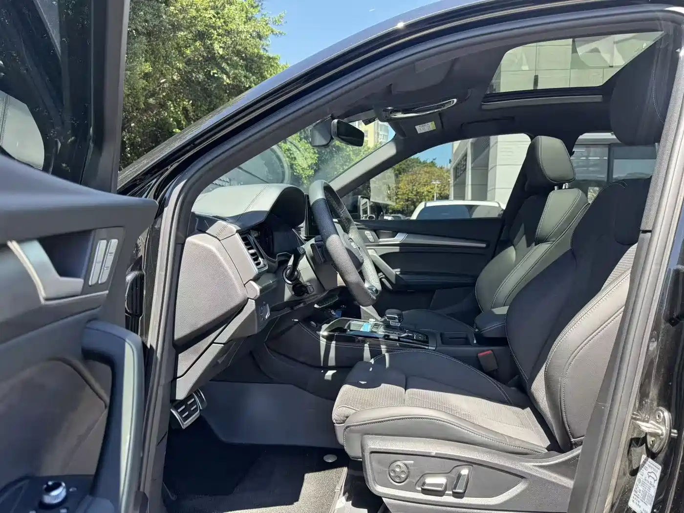 Audi Q5L Sportback 2024 40 TFSI Luxury Version фото 3