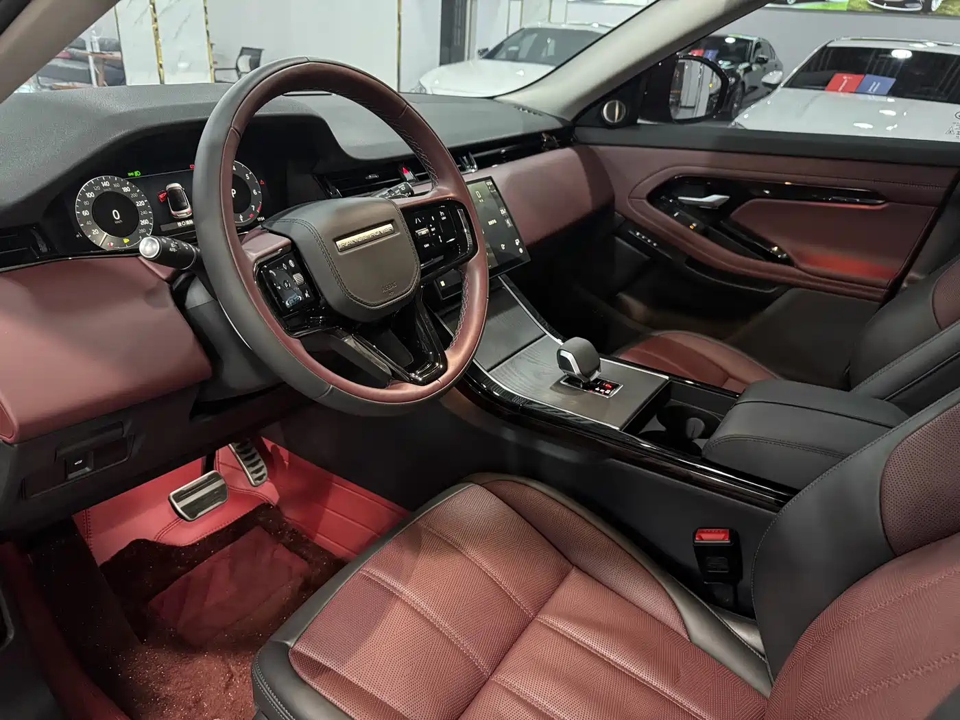 Land Rover Range Rover Evoque 2024 Range Rover Evoque L 249PS Condensed Light Limited Edition фото 4