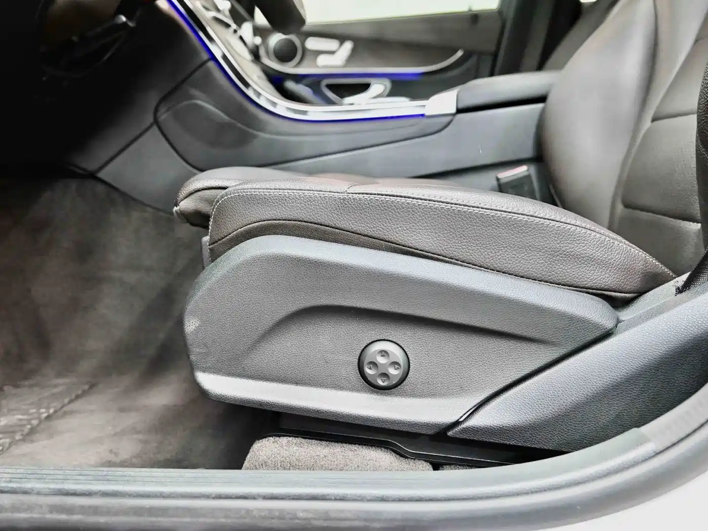 Mercedes-Benz GLC 2020 GLC 260 L 4MATIC Luxury фото 28
