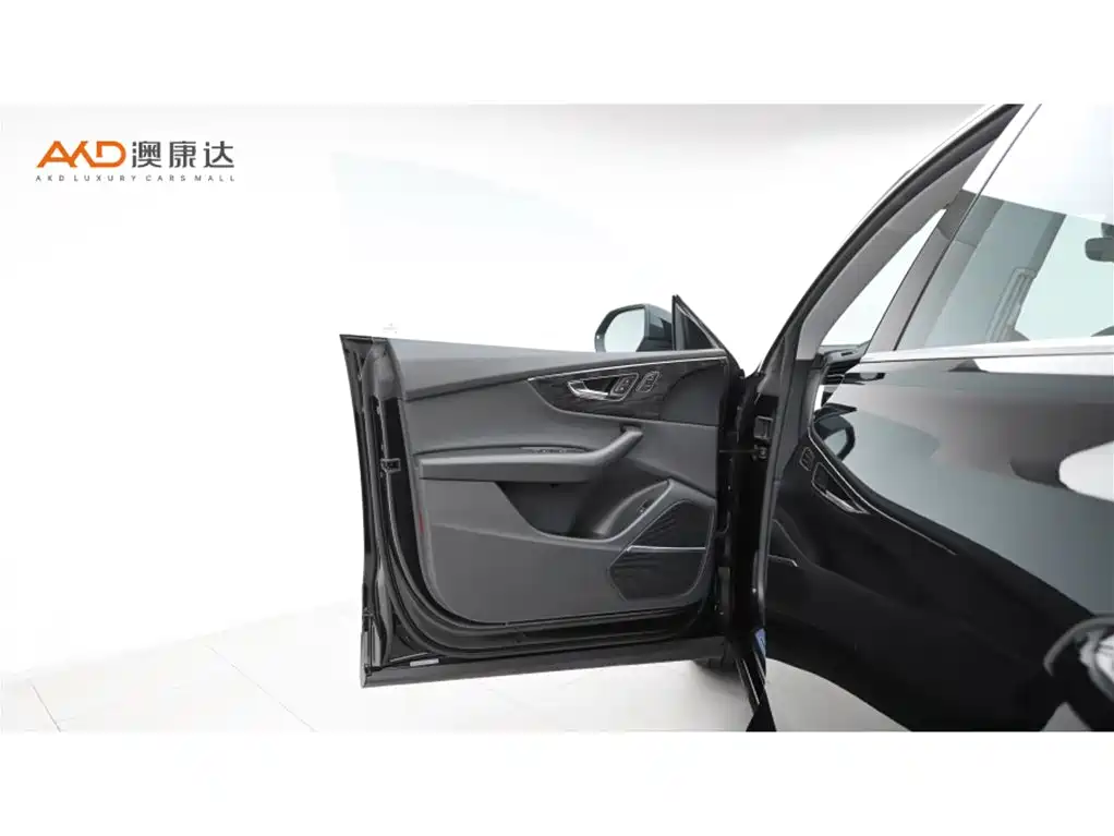 Audi Q8 2022 55 TFSI Luxury Dynamic фото 10
