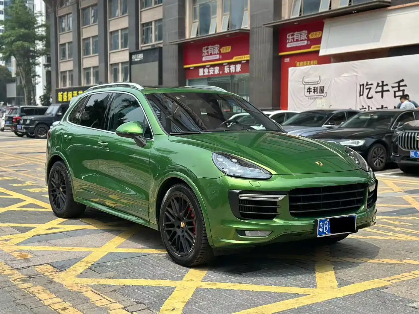 Porsche Cayenne 2015 Cayenne GTS 3.6T фото 3