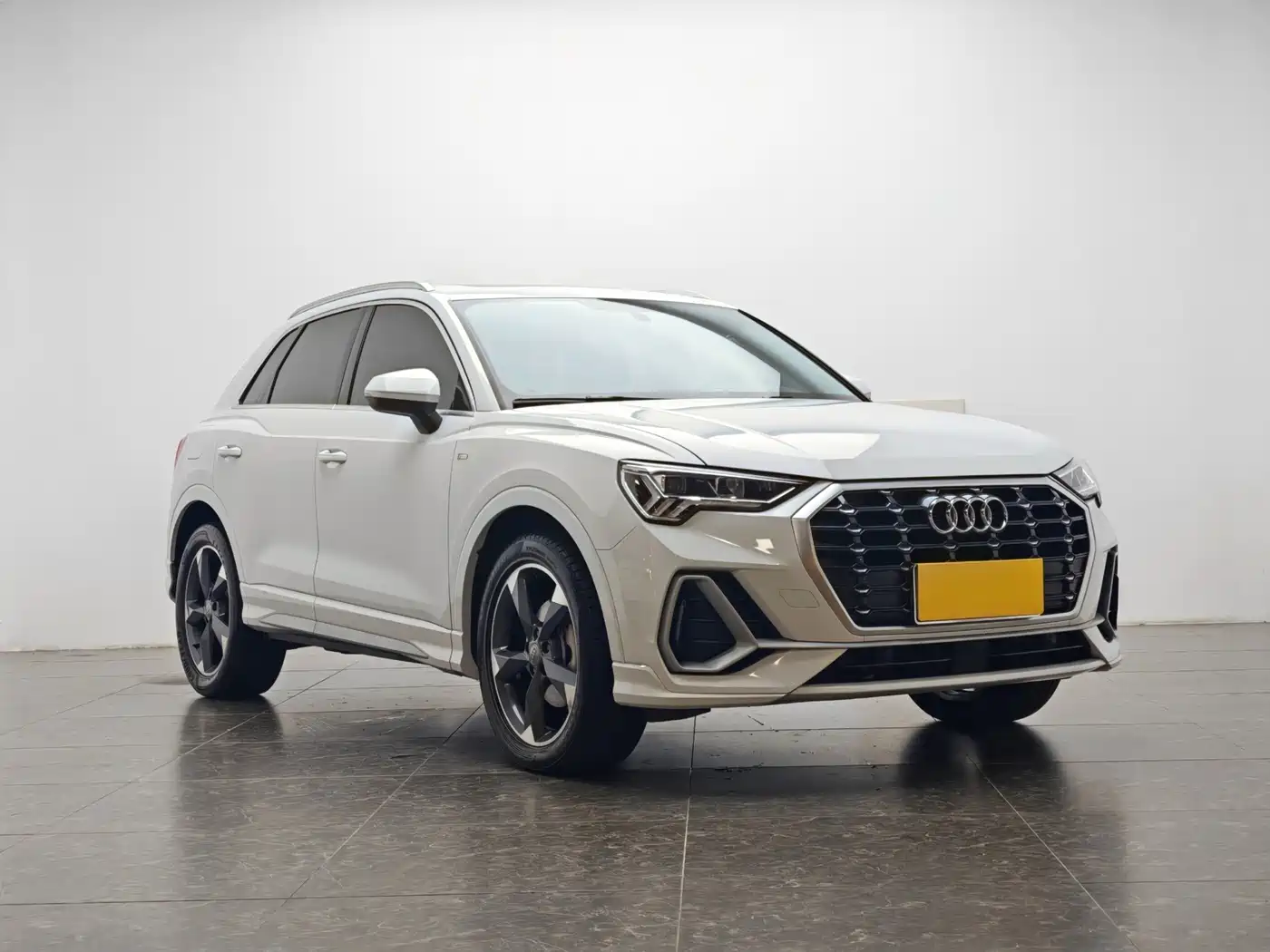 Audi Q3 2020 40 TFSI Fashion Dynamic фото 2