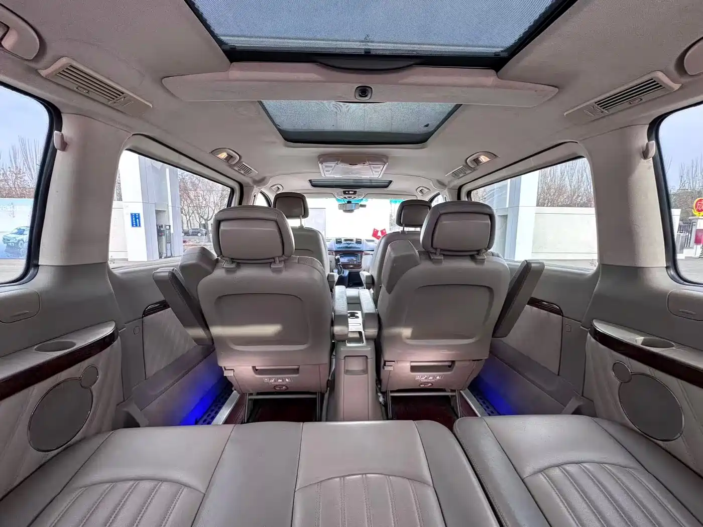 Mercedes-Benz Viano 2012 2.5L Premium Edition фото 6