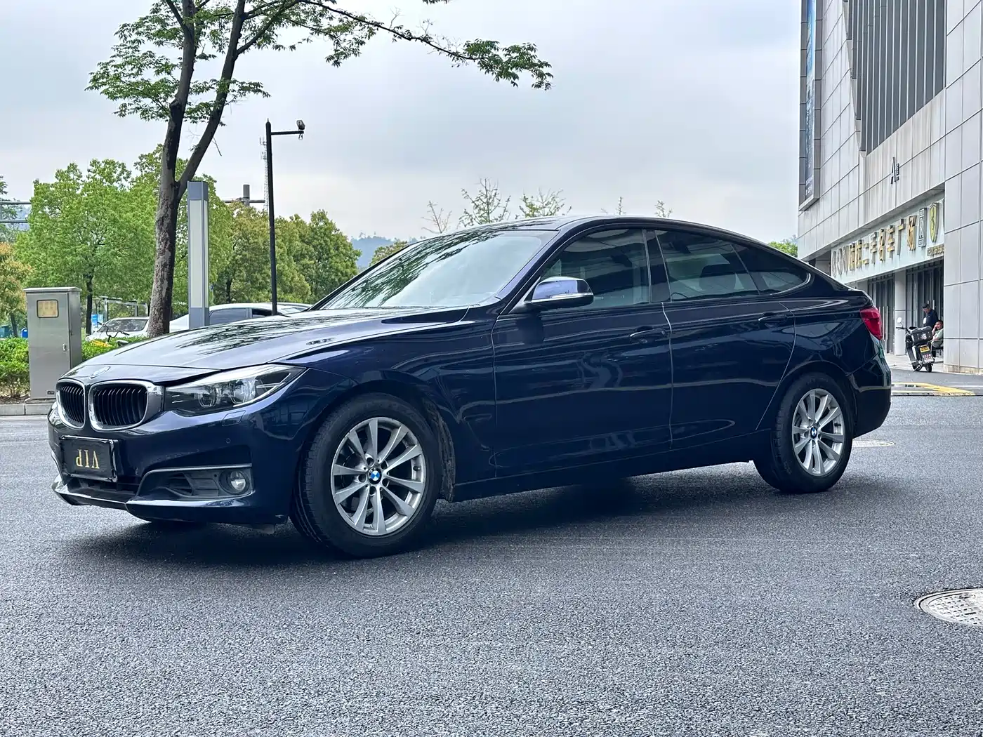 BMW 3 Series GT 2016 320i Fashion Style фото 3