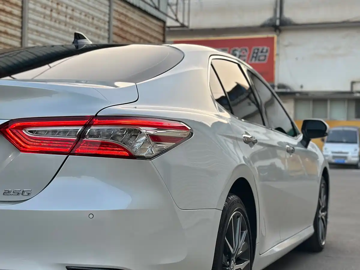 Toyota Camry 2023 2.5G Luxury Edition фото 27
