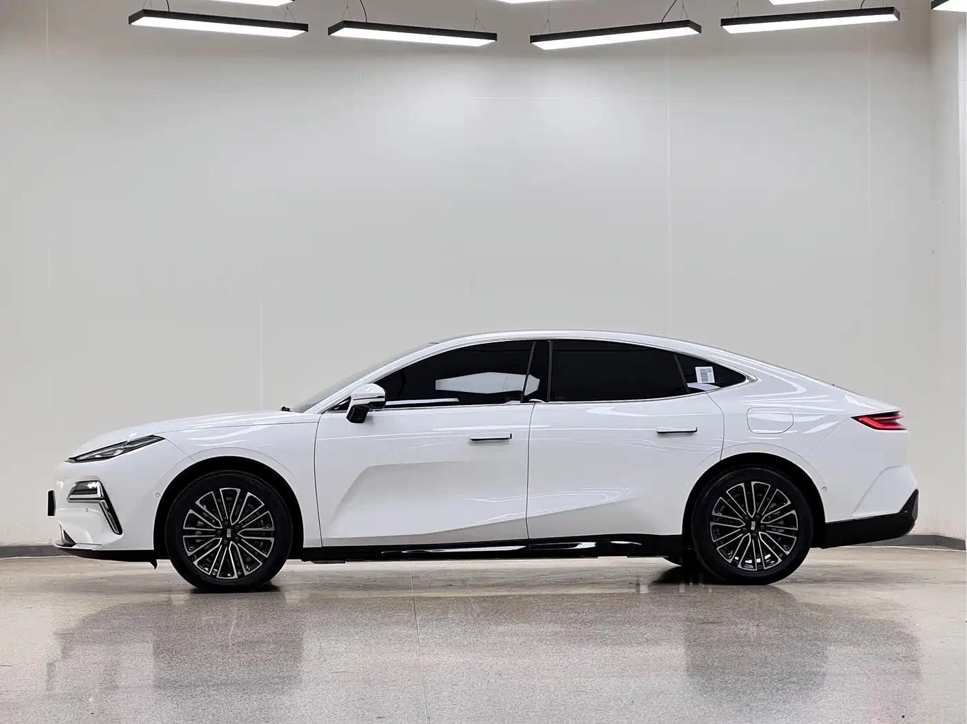 GEELY GALAXY GALAXY SPARKLE 8