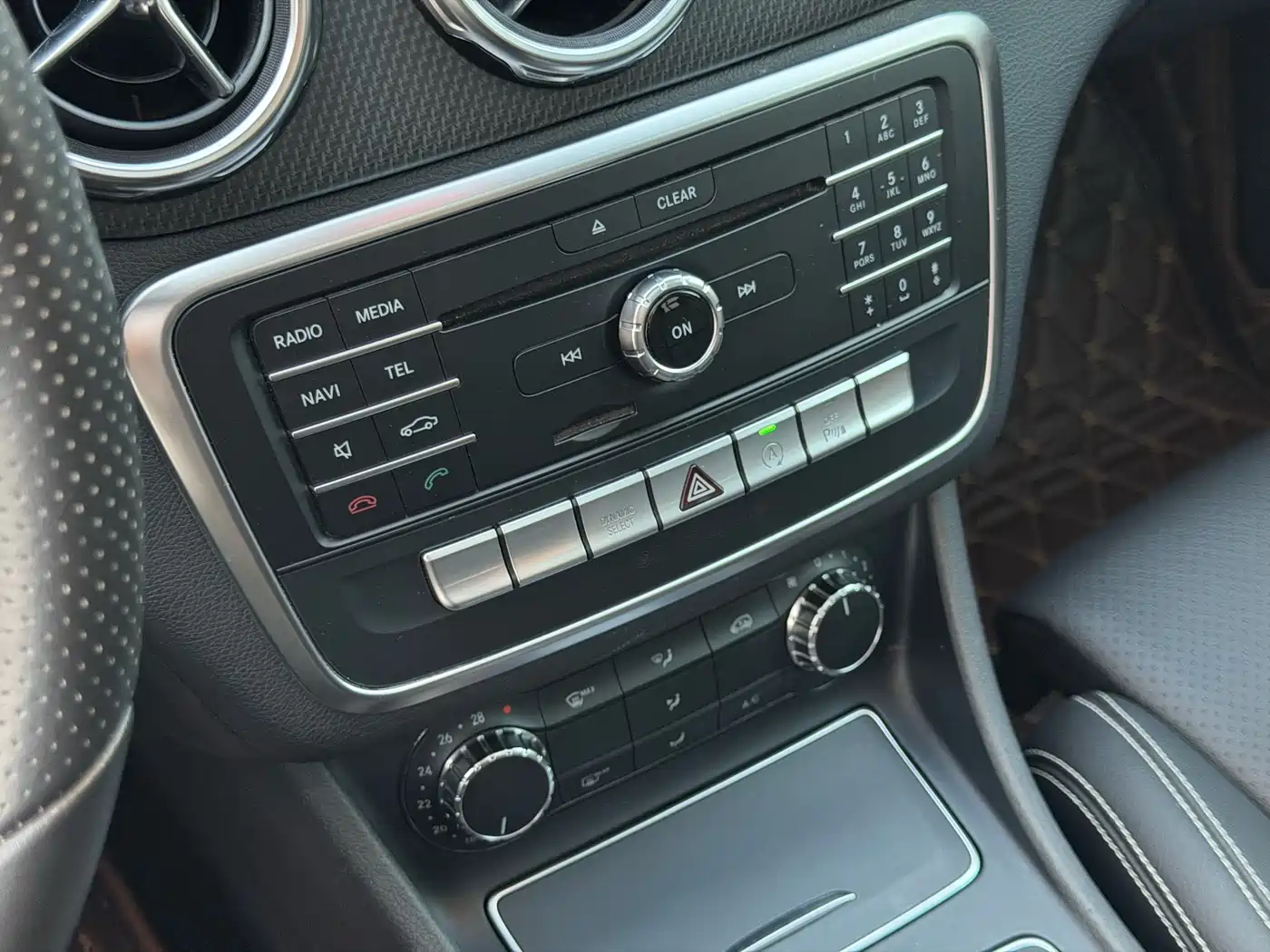 Mercedes-Benz GLA 2017 GLA 200 Dynamic фото 18