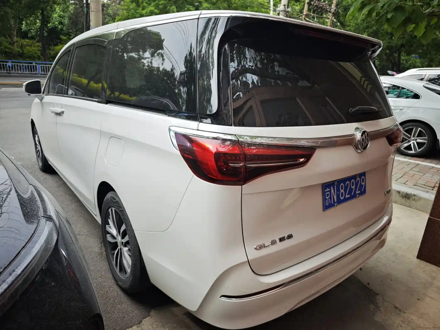 Buick GL8 2023 ES Landmaster Comfort фото 5