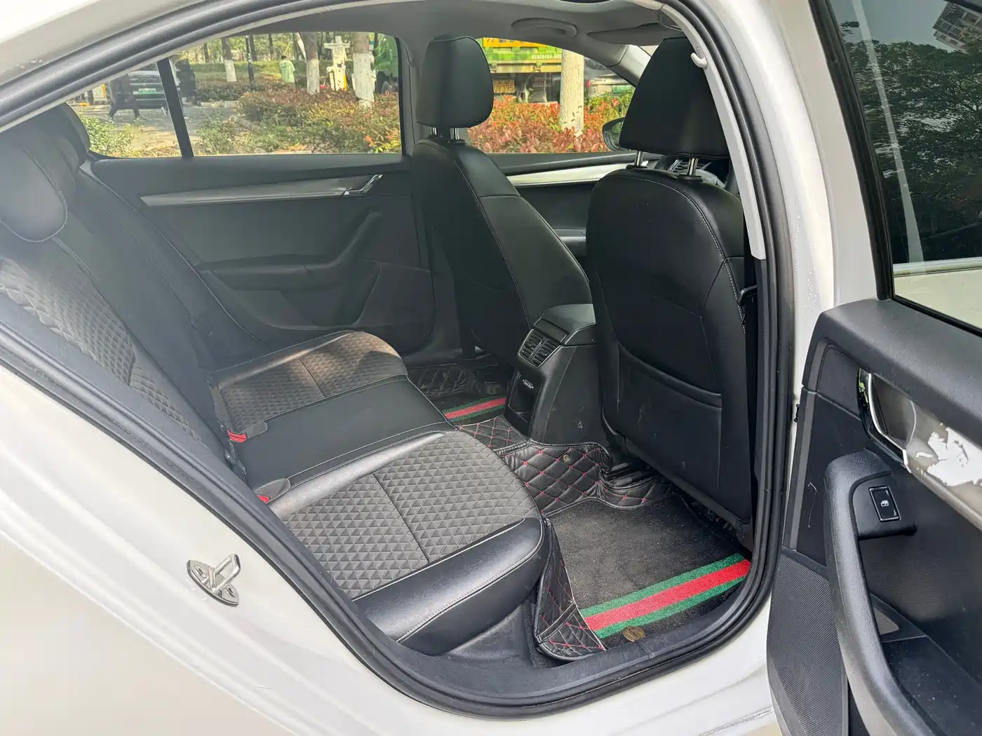Škoda Octavia 2019 TSI230 DSG Smart Luxury Edition China V фото 11