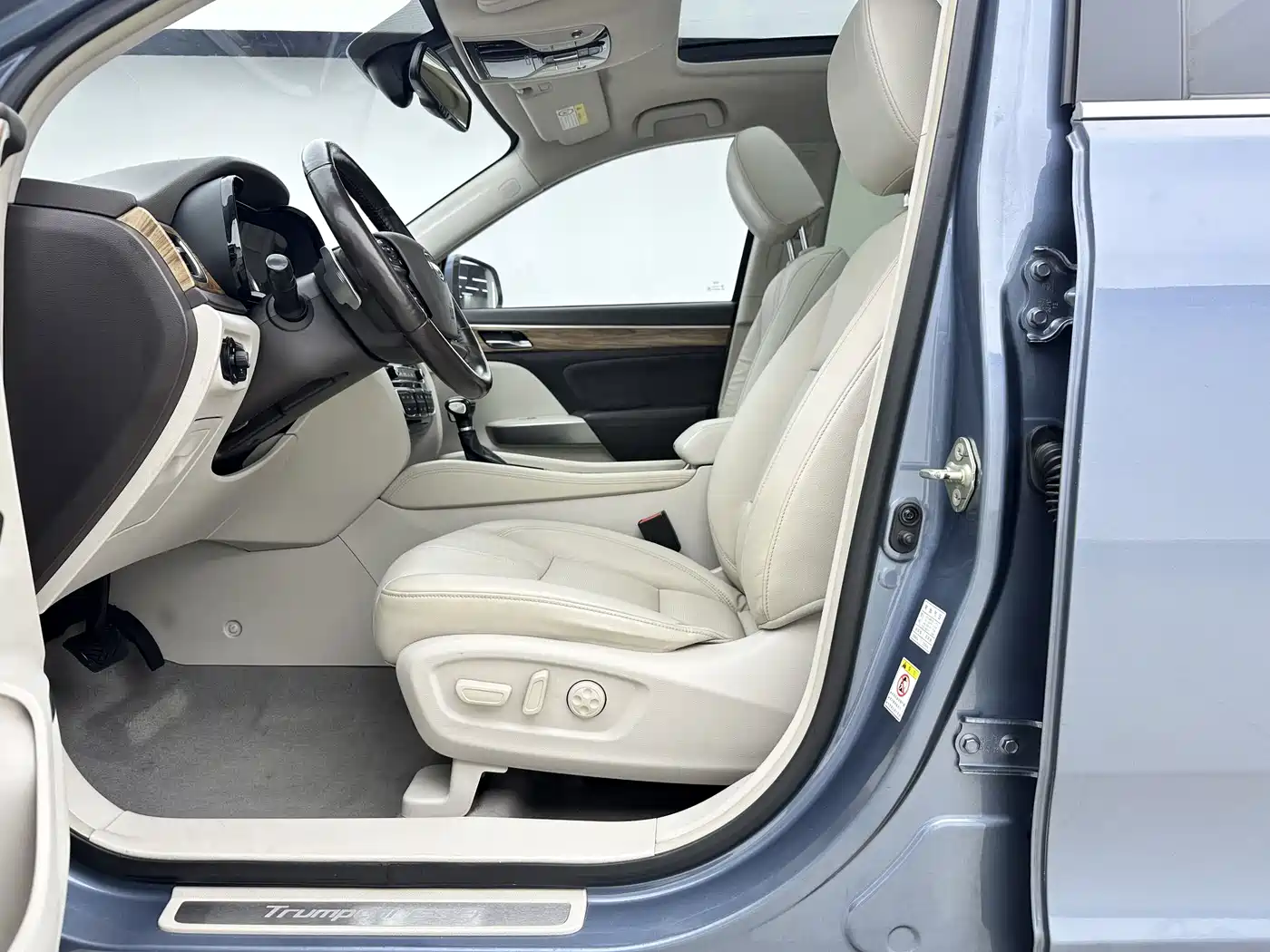 GAC Trumpchi Trumpchi GS8 2017 320T 2WD Luxury Smart Connect (7-seater) фото 6