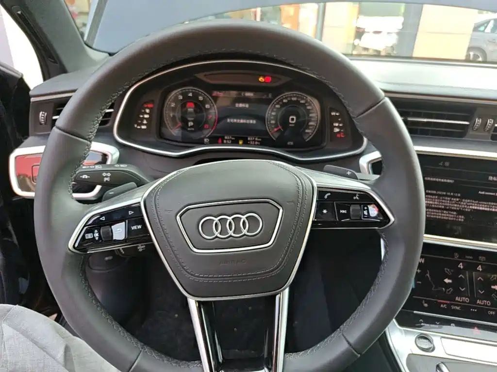 Фото 11 - Audi A6L