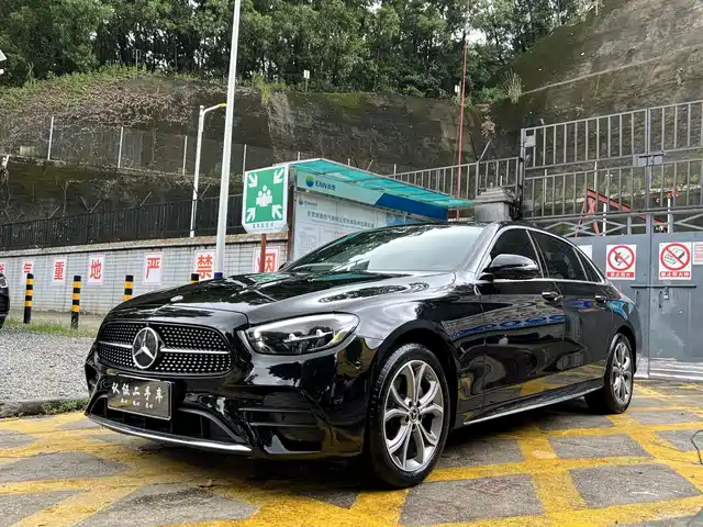 Mercedes-Benz E-Class 2022 E 300 L Sport Fashion — фото 1