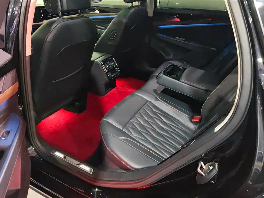 Volkswagen Passat 2020 330TSI Luxury Edition China VI фото 11