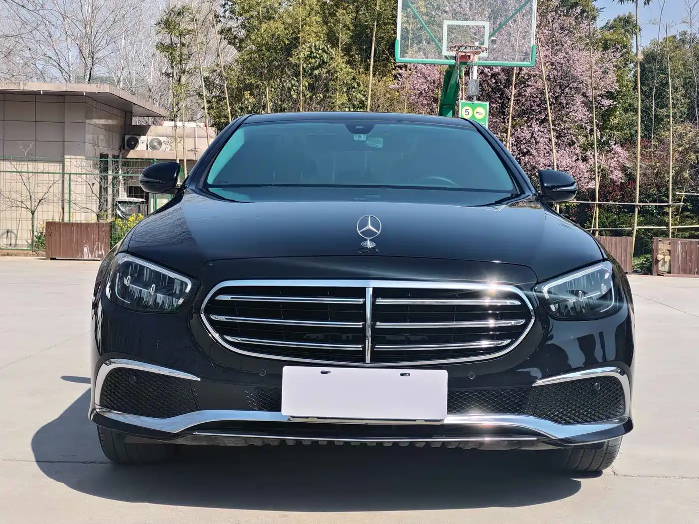 MERCEDES-BENZ E CLASS