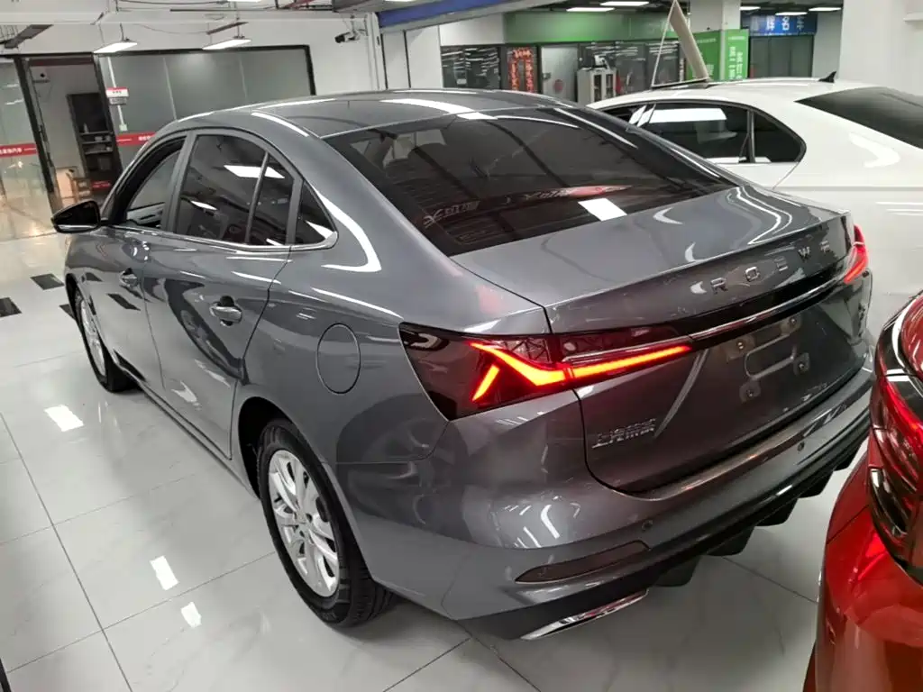 Roewe i5 2025 2023 1.5L CVT Luxury Edition
