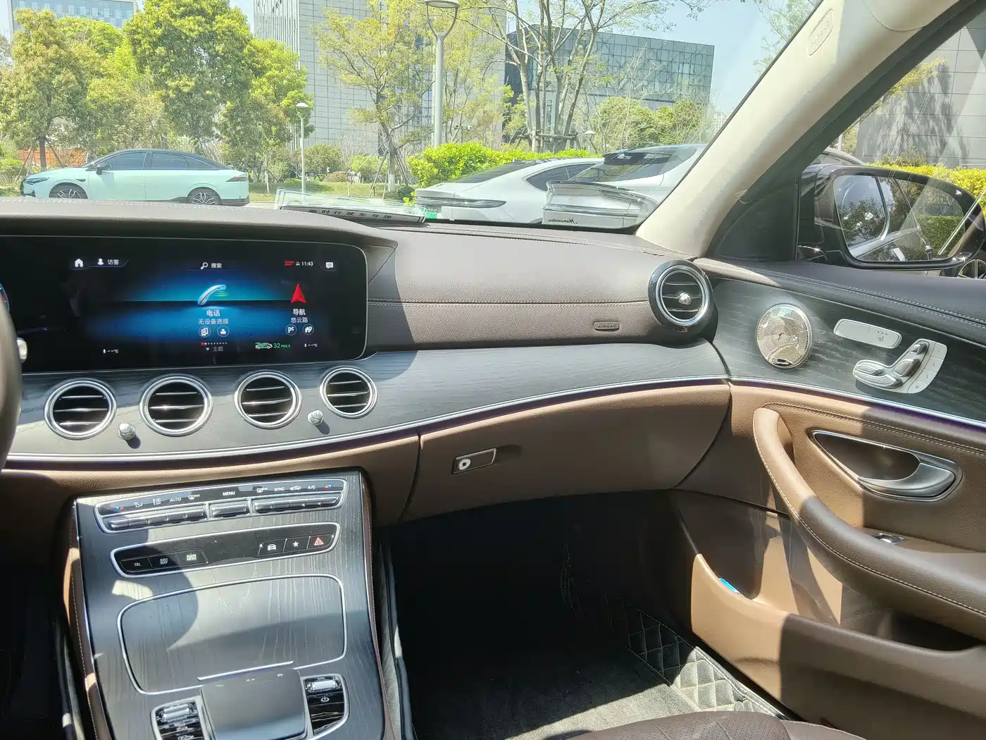 Mercedes-Benz E-Class 2023 E 300 L Sport Fashion фото 8