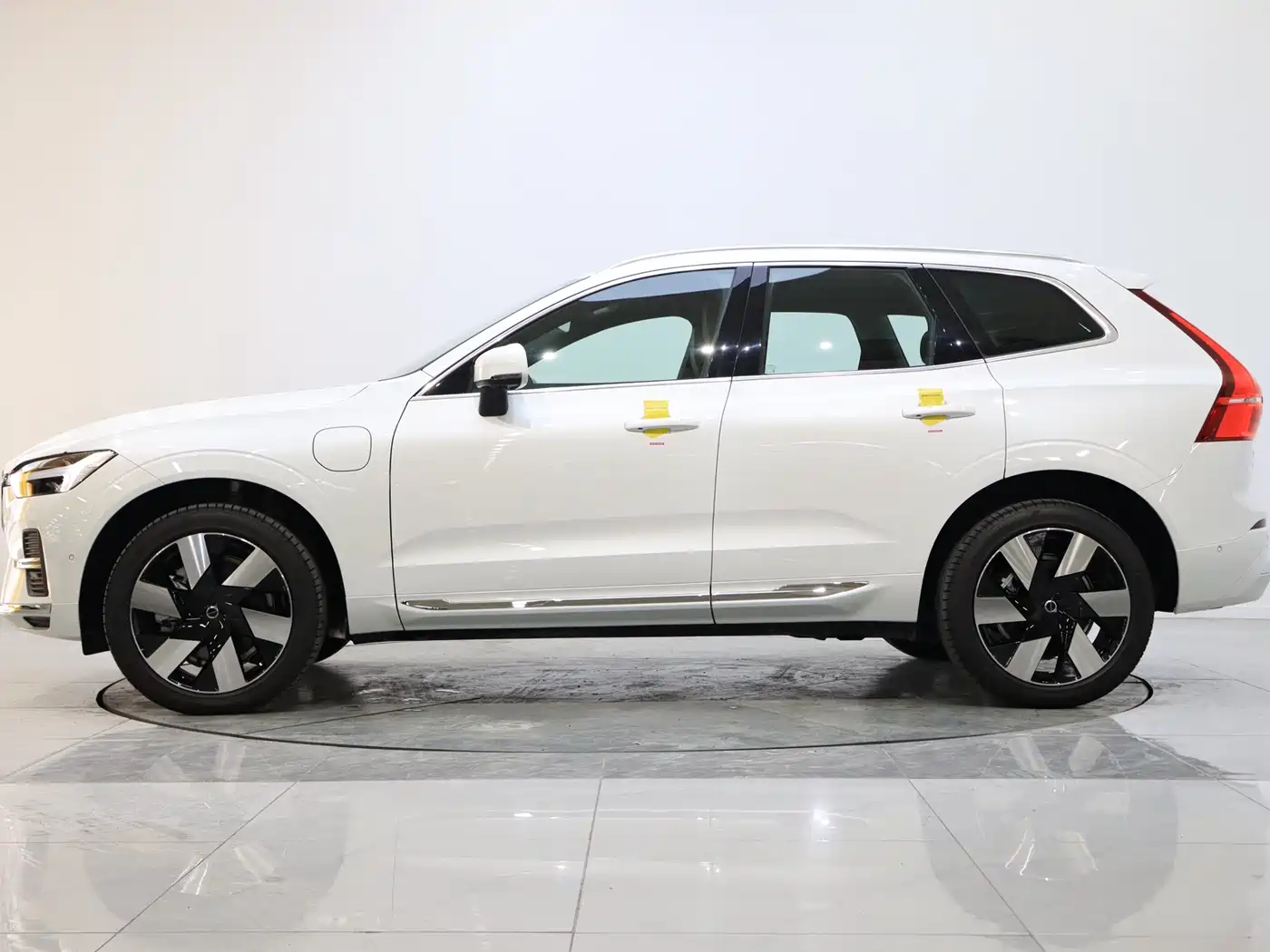 VOLVO XC60 PLUG IN HYBRID