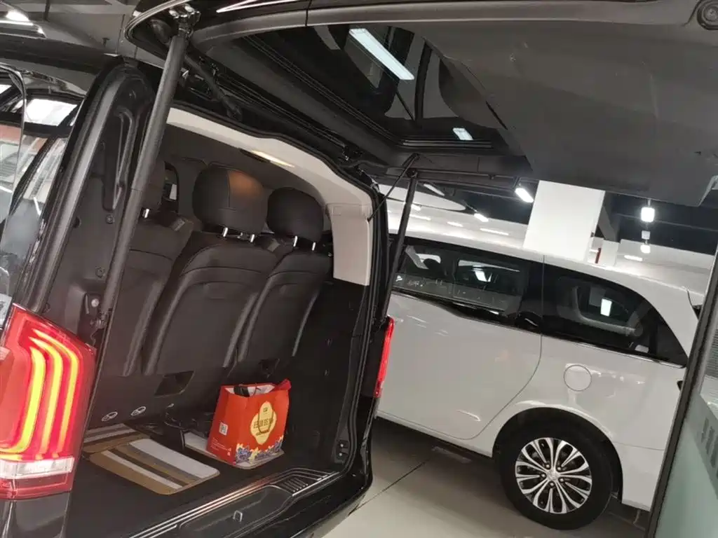 Mercedes-Benz V-Class 2022 V 260 Pilot Edition фото 19