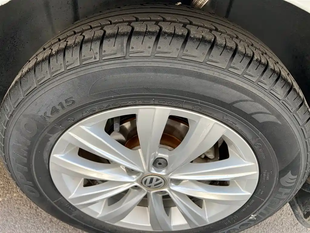 Volkswagen Bora 2017 1.6L Automatic Fashion Edition фото 17