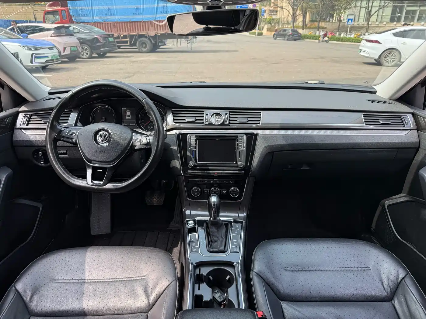 Volkswagen Passat 2016 330TSI DSG Executive Edition фото 9