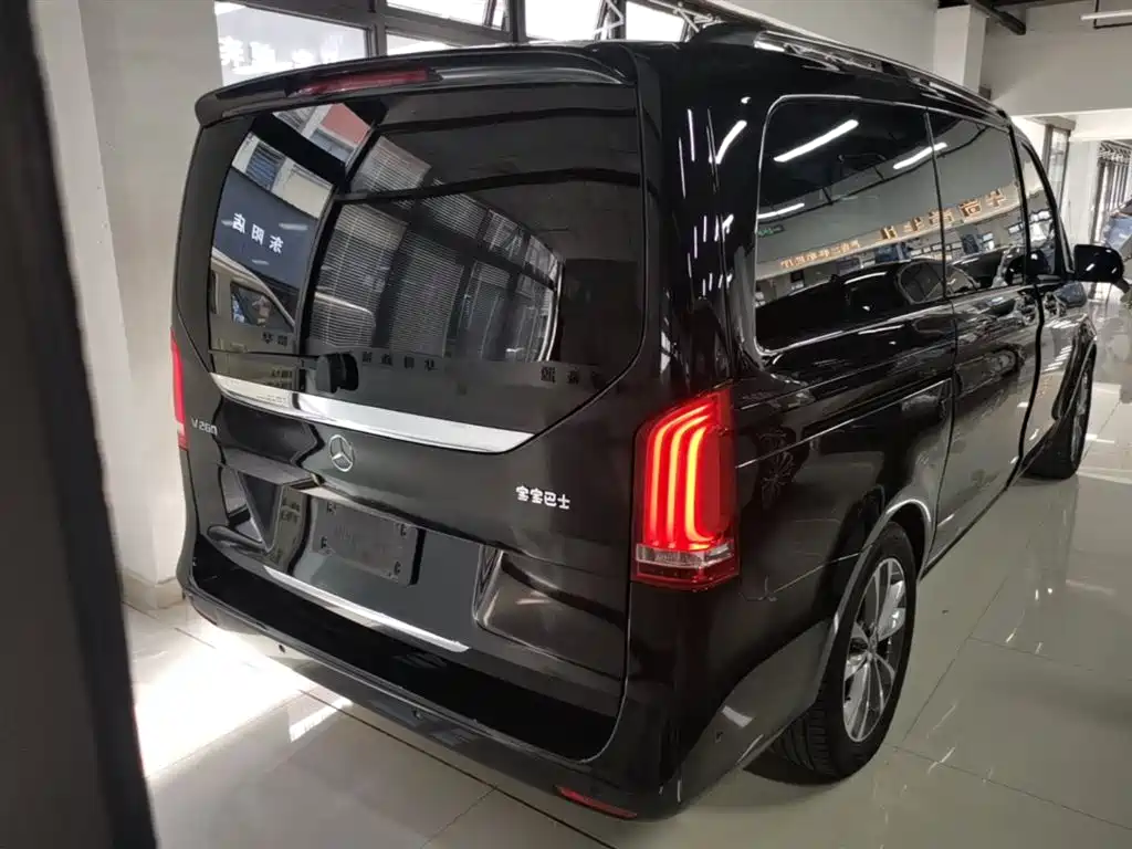 Mercedes-Benz V-Class 2022 V 260 Pilot Edition фото 6