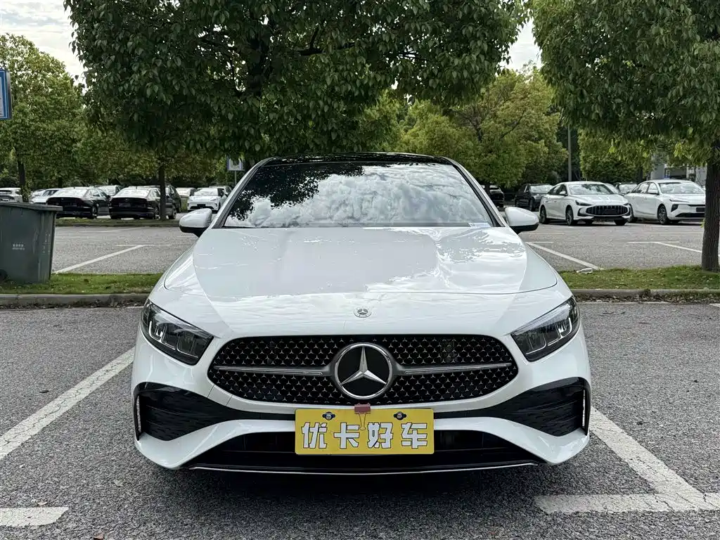 Mercedes-Benz A-Class 2023 A 200 L Fashion фото 2