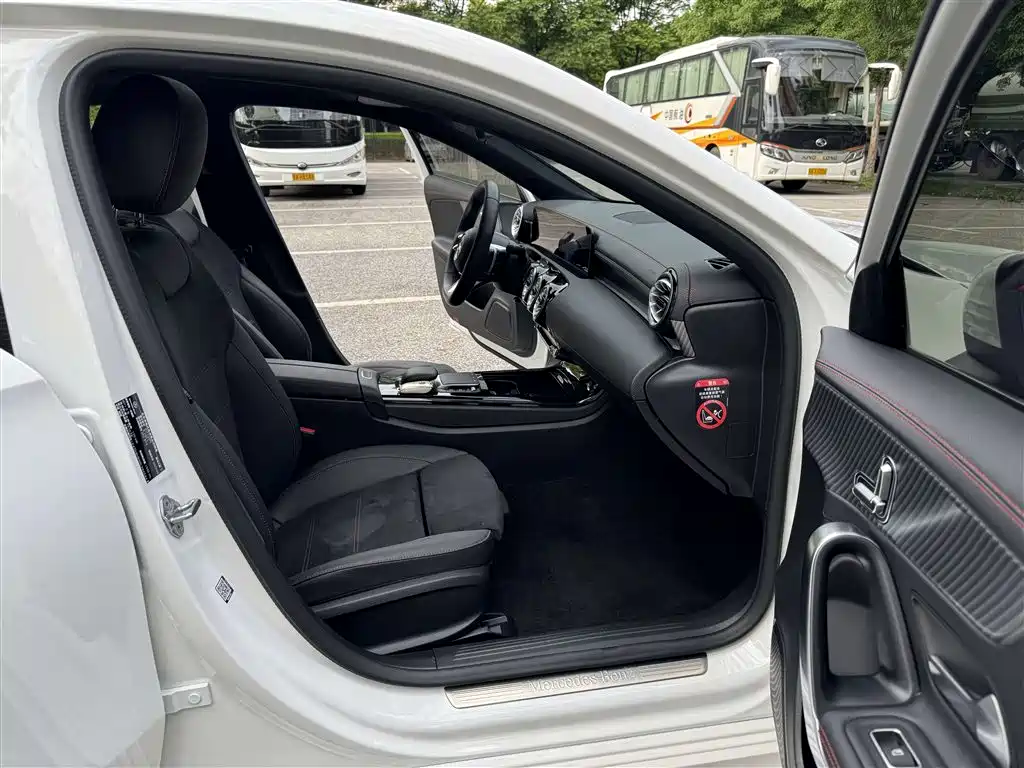 Mercedes-Benz A-Class 2023 A 200 L Fashion фото 16