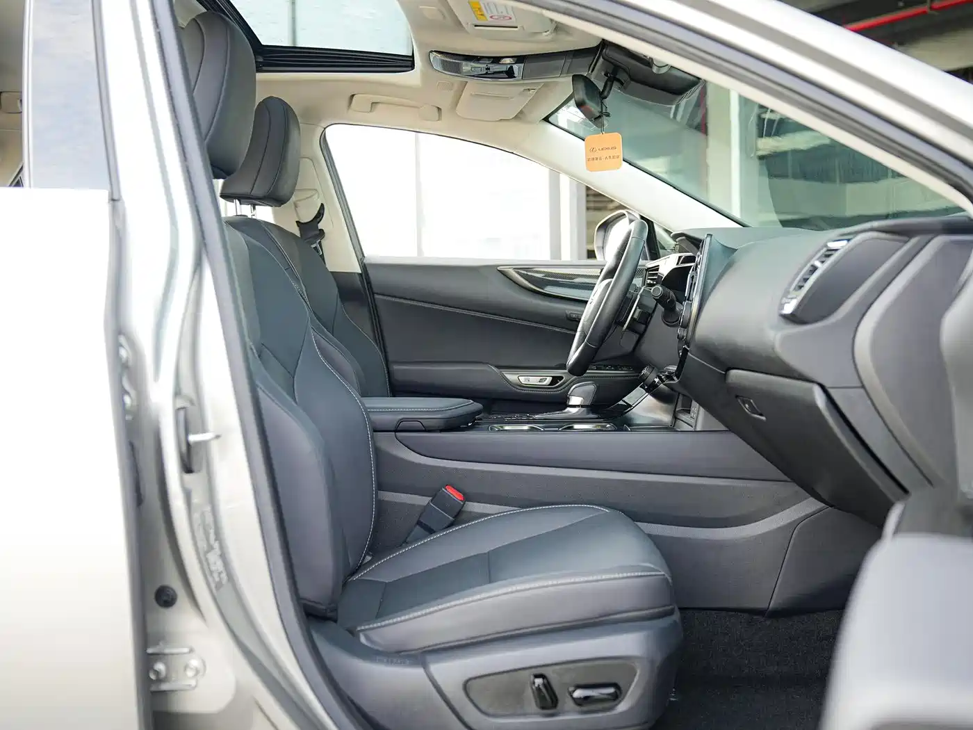Lexus NX New Energy 2022 400h+ Joy Edition фото 11
