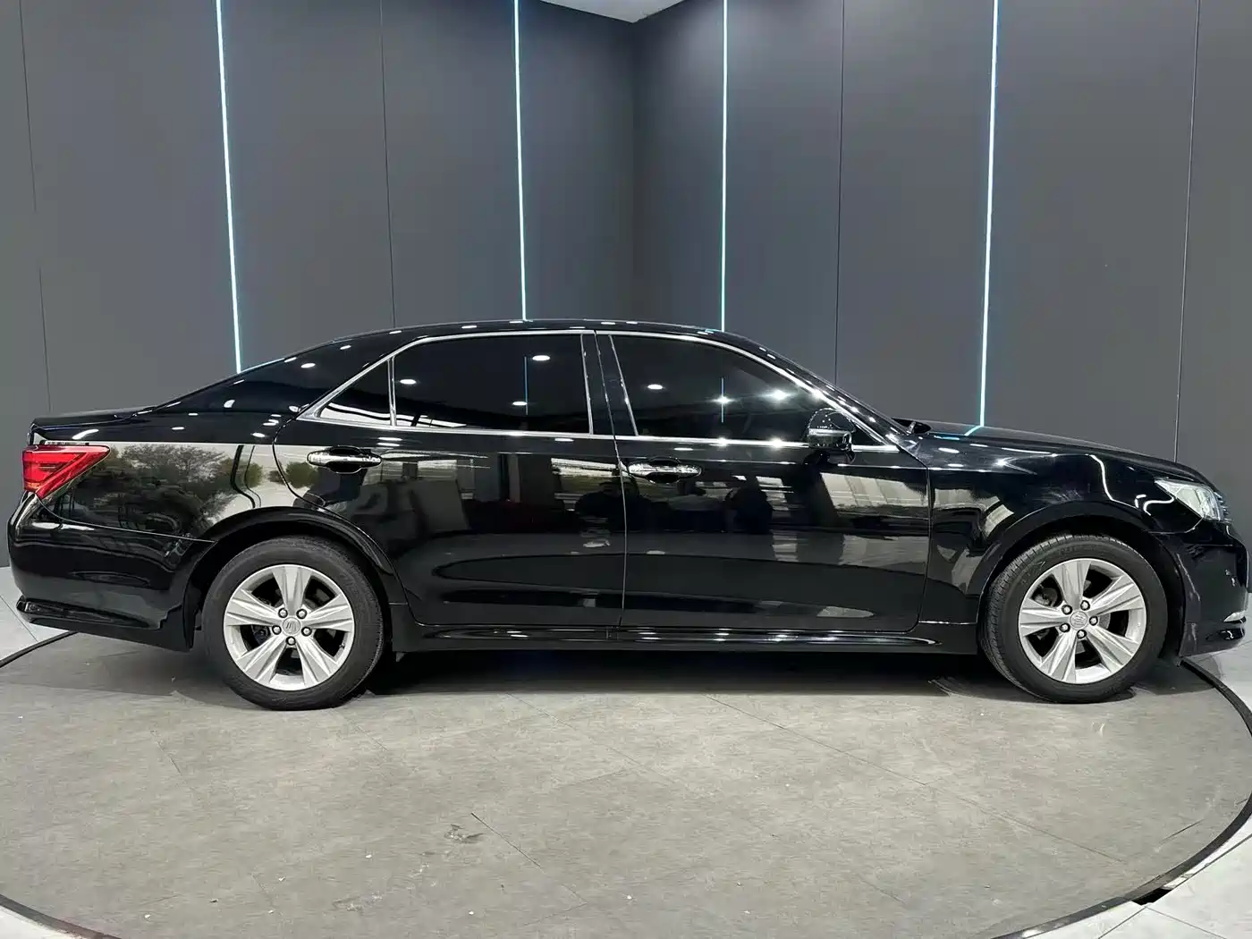 Toyota Crown 2015 2.0T Fashion фото 5