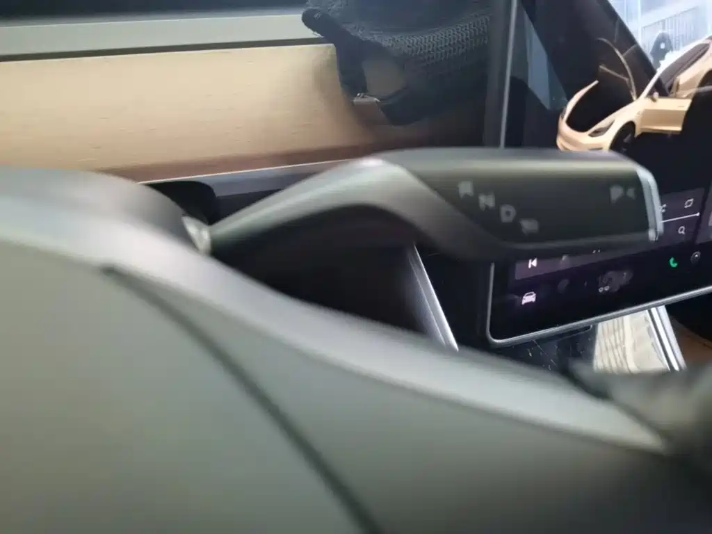 Фото 14 - Tesla Model 3